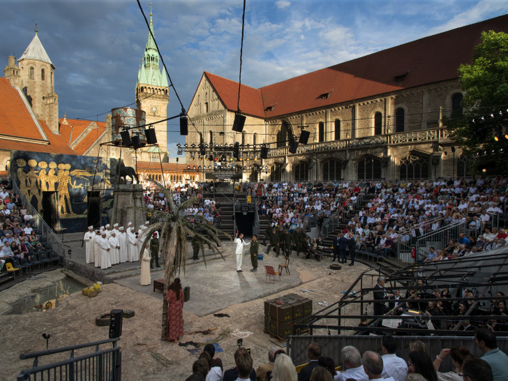Dramatisch wird es vom 24. August bis zum 11. September bei der Oper „Il trovatore“ auf dem Braunschweiger Burgplatz.
