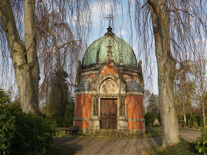 Das Mausoleum Bautler auf dem Hauptfriedhof Braunschweig.