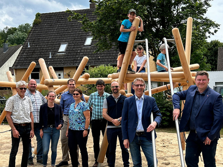 Hier darf jetzt gespielt werden: Der Spielplatz am Ammerweg wurde feierlich eröffnet.