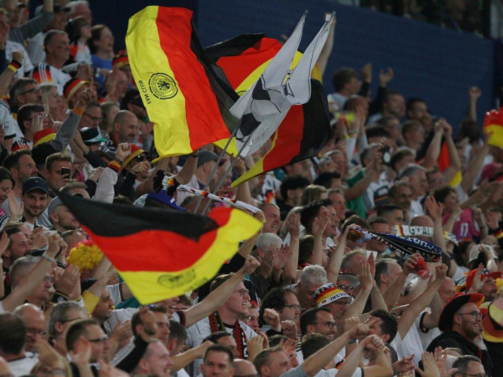 Fans der deutschen Fußball-Nationalmannschaft (Archiv)