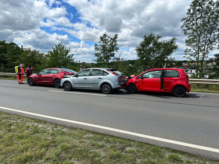 Mehrere Autos waren ineinander gefahren.