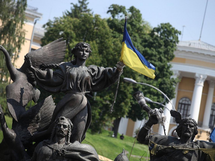 Ukrainische Flagge in Kiew (Archiv)