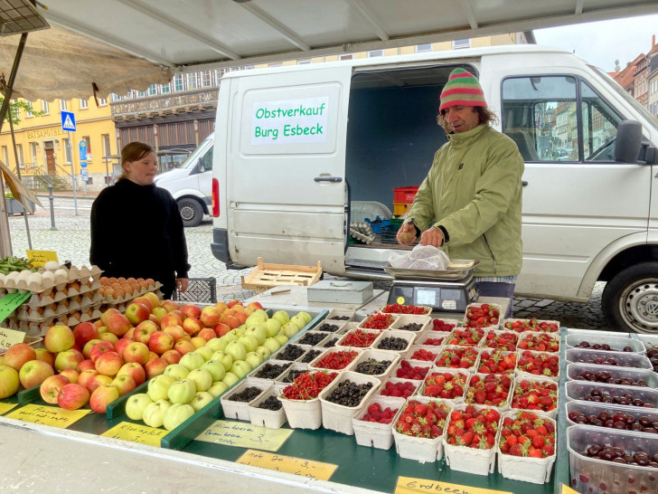 Ab August findet der Wochenmarkt mittwochs und samstags auf dem Marktplatz statt.