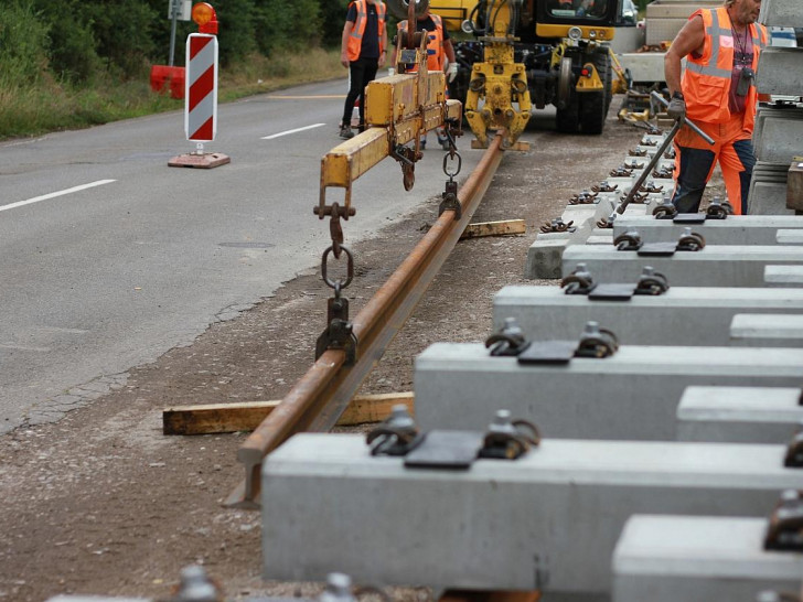 Bauarbeiten an einer Bahnstrecke (Archiv)