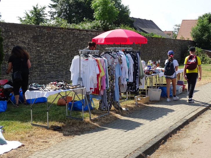 Impressionen vom letzten Dorf- und Garagenflohmarkt am 18. Juni 2023.