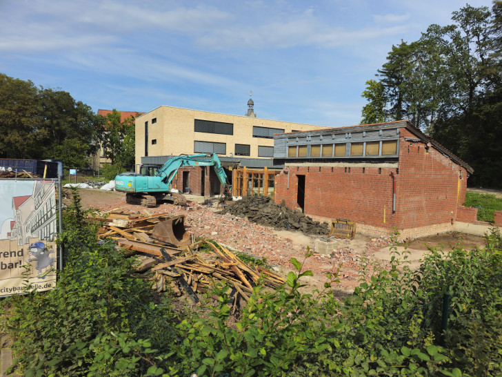 Für den Neubau musste der alte naturwissenschaftliche Fachtrakt weichen.