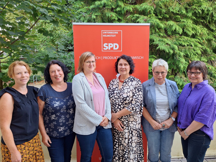 Franziska Gelbke, Sonja Muschalle, Mandy Schimmeyer, Christine M. Kaiser, Elke Bensch und Beate Thiel (v. li.). Es fehlt Edelgard Hahn.