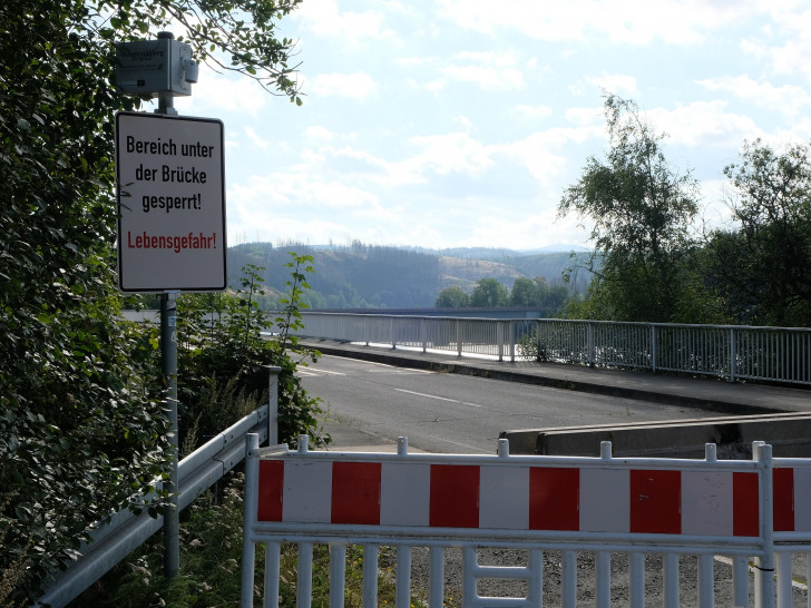 Die Bramkebrücke bleibt noch eine Weile gesperrt.