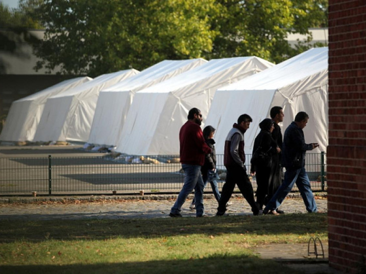 Flüchtlinge in einer "Zeltstadt" (Archiv)