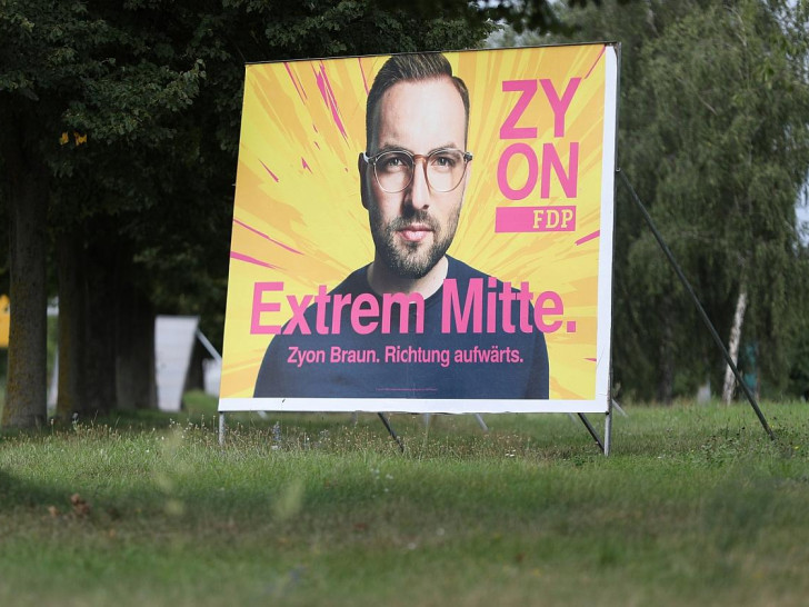 FDP-Wahlplakat mit Zyon Braun zur Landtagswahl in Brandenburg (Archiv)