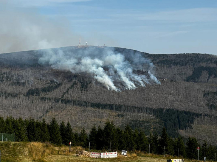 Die Löscharbeiten am Brocken gehen auch am heutigen Sonntag weiter.