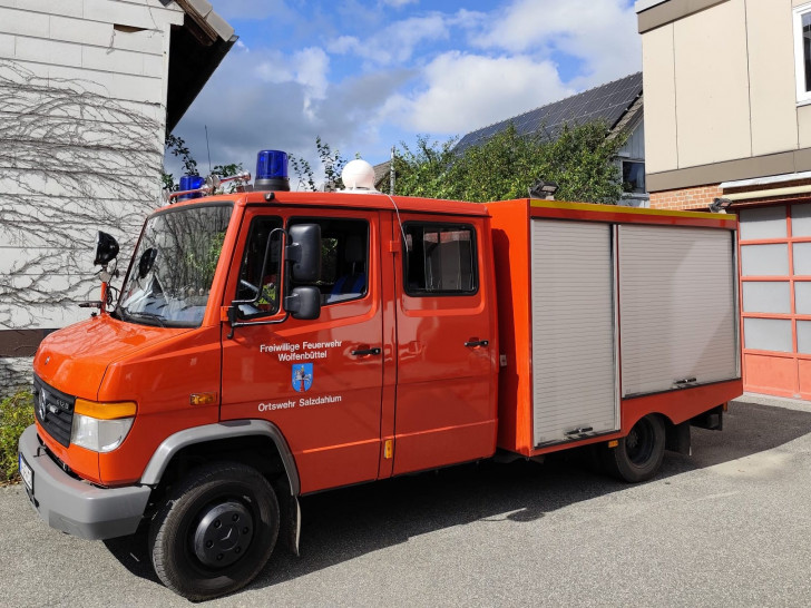 Ein Fahrzeug mit Beschallungseinheit der Freiwilligen Feuerwehr Salzdahlum.