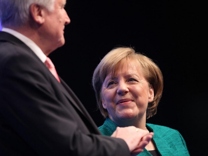 Horst Seehofer und Angela Merkel (Archiv)