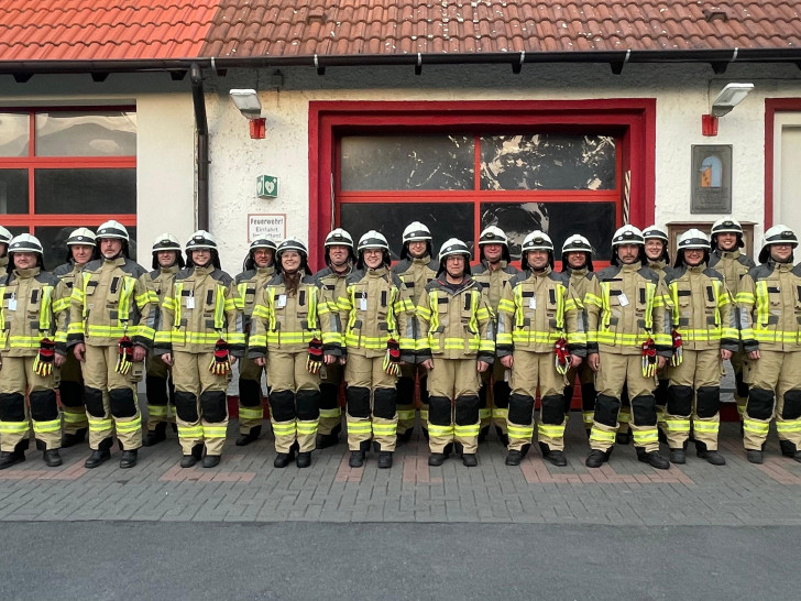 Die Einsatzkräfte der Goslarer Ortsfeuerwehren tragen künftig einheitliche Schutzbekleidung.