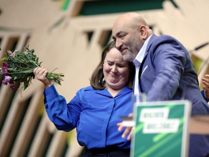 Ricarda Lang und Omid Nouripour bei ihrer Wiederwahl auf der 49. Bundesdelegiertenkonferenz (Archiv)