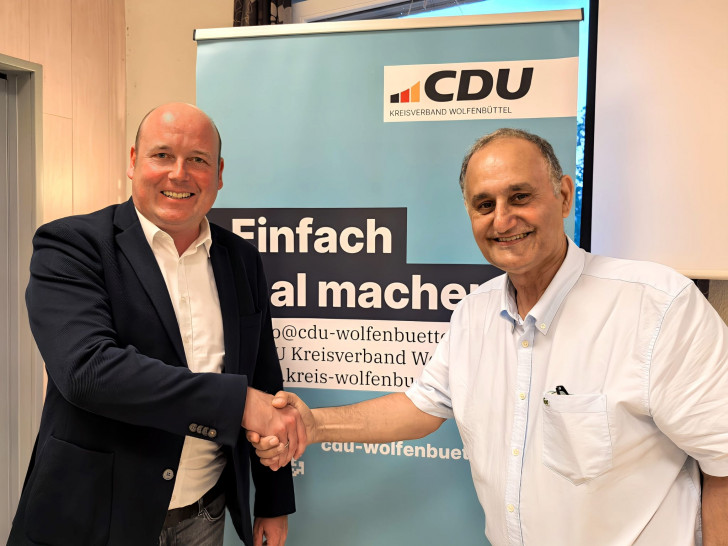 CDU Kreisvorsitzender Holger Bormann (li.) und der vom Kreisverband Wolfenbüttel gewählte Kandidat für die Bundestagskandidatur Prof. Dr. Reza Asghari.