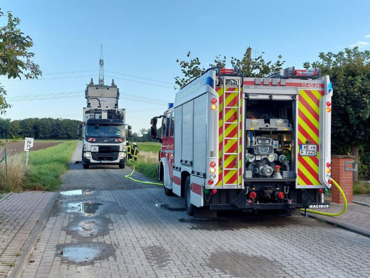 Der Müllwagen war bereits in einem Feldweg abgestellt worden.