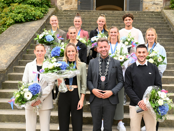 Oberbürgermeister Dennis Weilmann ehrte die Wolfsburger Olympioniken im Schloss Wolfsburg. 