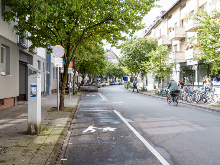 Hier in der Südstraße wurden die ersten Piktogramme aufgebracht.