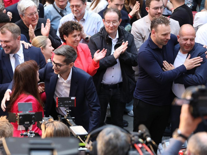 Reaktion auf 18-Uhr-Prognose bei SPD-Wahlparty in Brandenburg am 22.09.2024