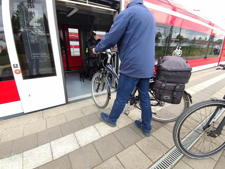 Fahrradmitnahme in einem Regionalzug (Archiv)