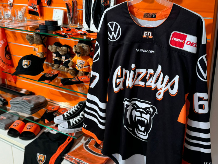 Neues Grizzlys-Trikot und Merch-Artikel im Wolfsburg Store.