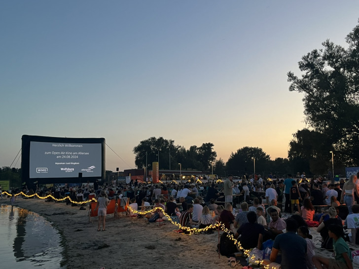 Open-Air-Strandkino am Allersee.