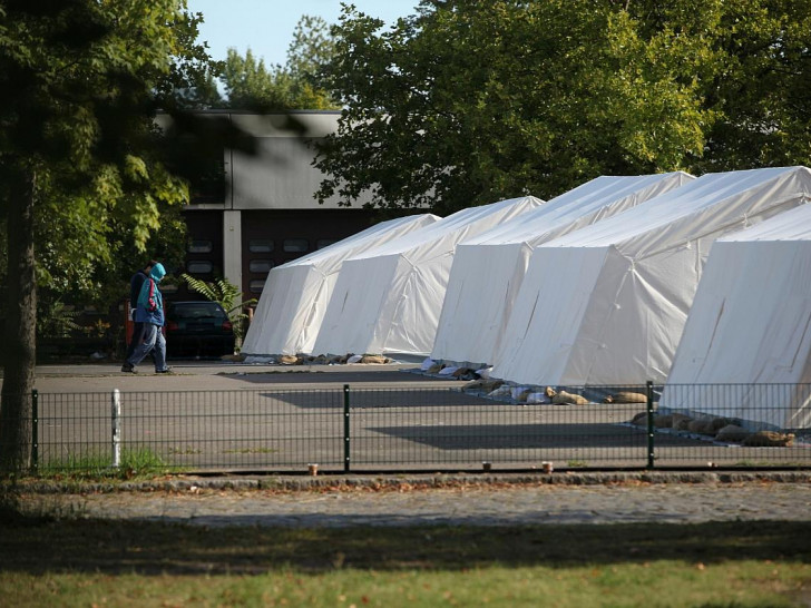 Flüchtlinge in einer "Zeltstadt" (Archiv)