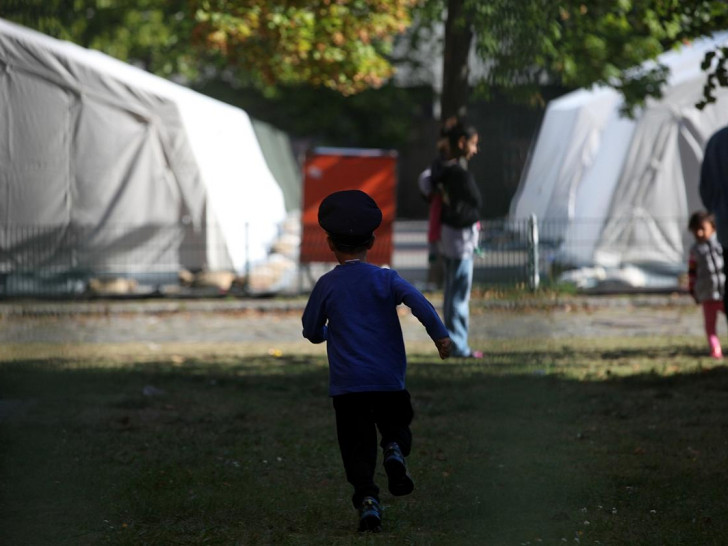 Flüchtlinge in einer "Zeltstadt" (Archiv)