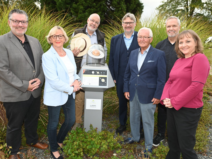 v.l.n.r Stefan Lötzsch, Heidemarie Steinke, Christian Gerhartl, Dr. Frank Fabian, Dr. Udo Willi Kögler, Daniel Fassonge und Dr. Julia Lanz-Kröchert.