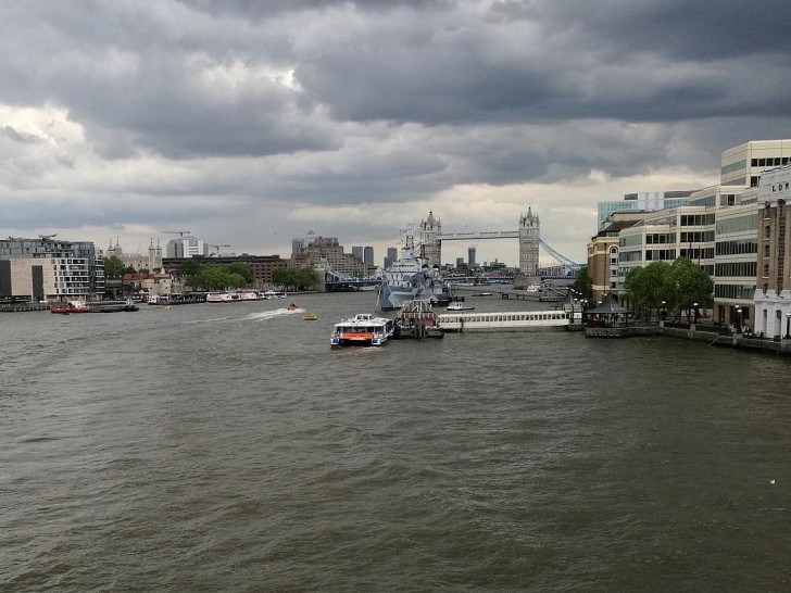 Blick von der London Bridge zur Tower Bridge (Archiv)