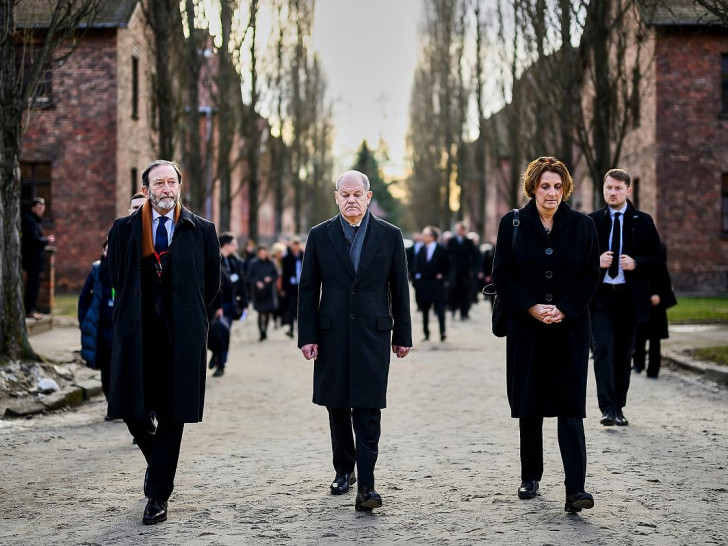 Olaf Scholz im KZ Auschwitz am 27.01.2025