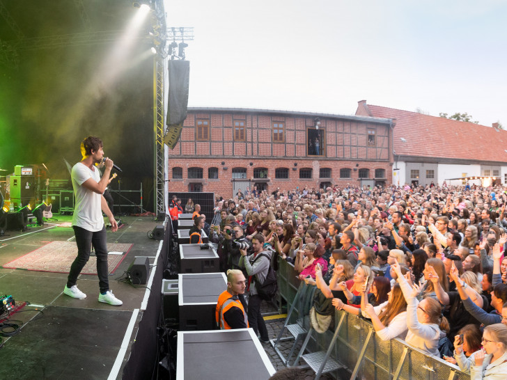 Max Giesinger bei seinem Auftritt beim Kultursommer 2017. 