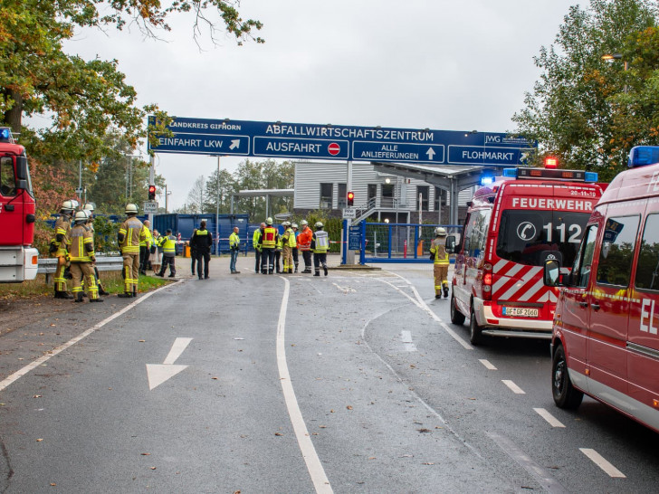 Im Abfallwirtschaftszentrum in Ausbüttel gab es einen Feuerwehreinsatz.