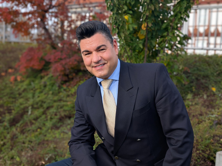 Ein ungewohnter Anblick: Tobias Thurau trifft man sonst eher in der Ausgehuniform der Feuerwehr.