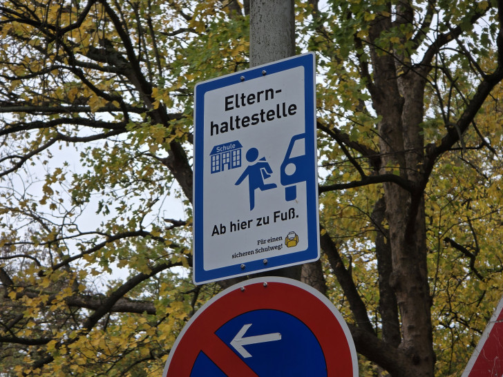 Um den Bring- und Abholverkehr von Schülern zu verbessern, gibt es mehrere Ansätze. Archivbild