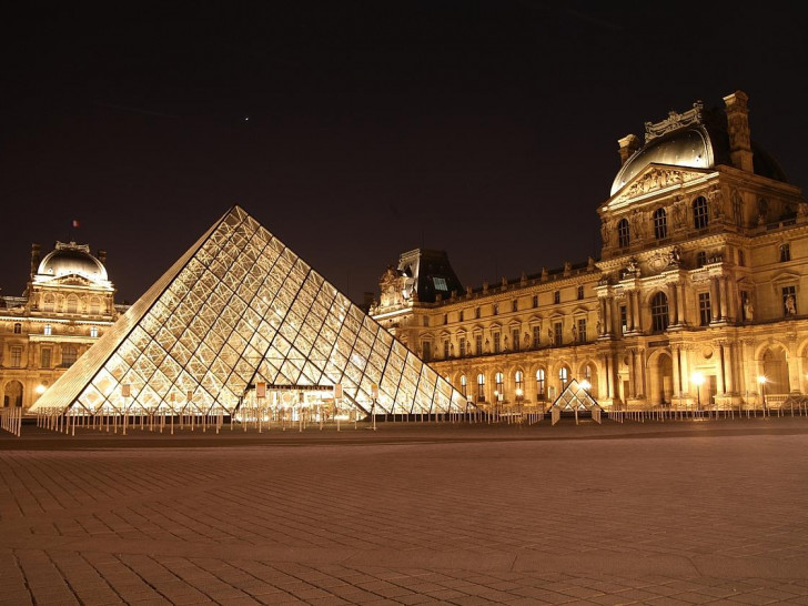 Louvre in Paris (Archiv)