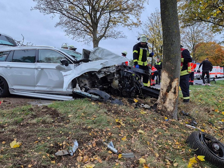 Missglücktes Überholmanöver auf der L240 zwischen Beckedorf und Huxahl (Archiv)