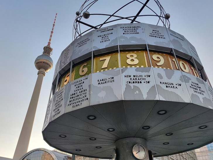 Weltzeituhr und Fernsehturm (Archiv)