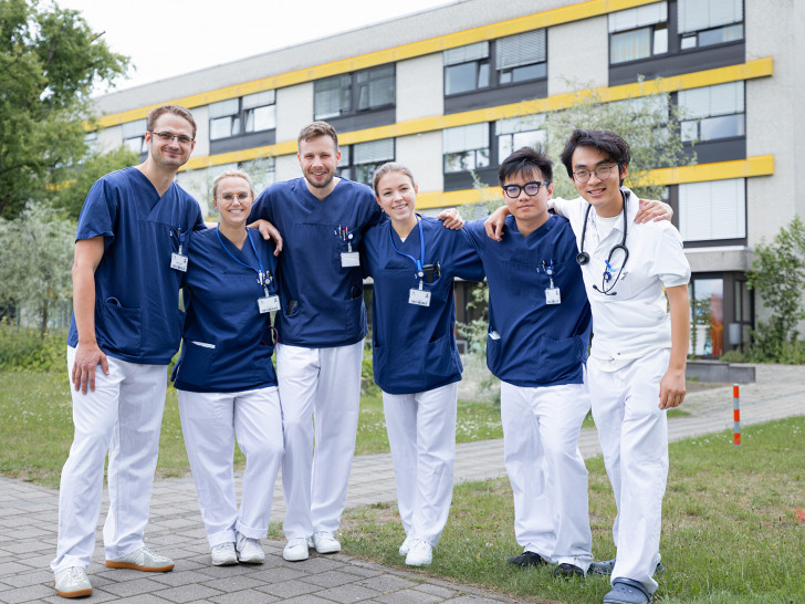 Studenten im Praktischen Jahr haben im Klinikum Wolfenbüttel ab sofort die Möglichkeit, einen Teil der Ausbildung mit dem Wahlfach Klinische Notfall- und Akutmedizin zu absolvieren. 