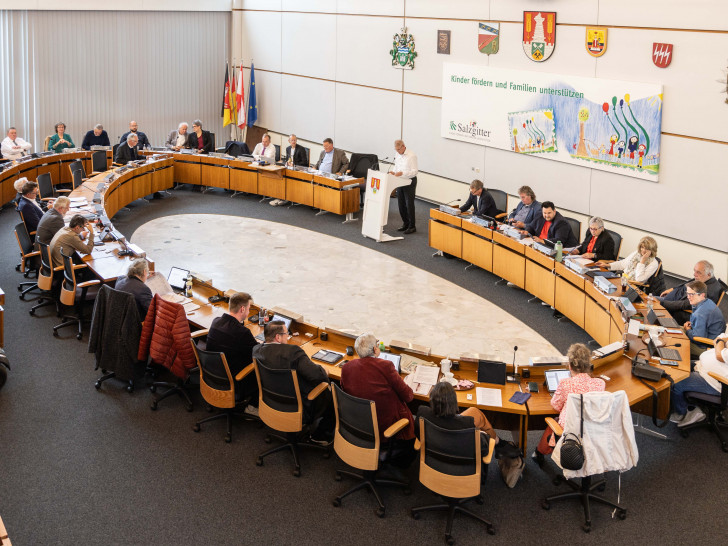 Der Rat hat eine Resolution zum Erhalt des MAN-Standortes in der Stadt verabschiedet.