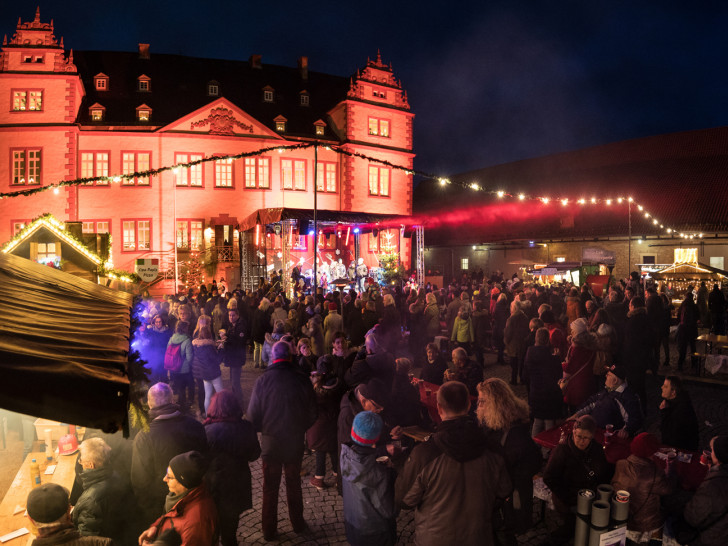 Adventstreff vor dem Schloss Salder. Archivbild