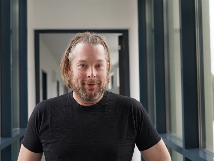 Felix Büsching leitet das Projekt "SmartHome Forensics".