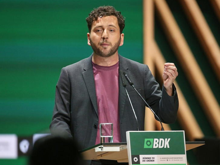 Felix Banaszak am 29.11.2025