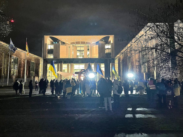 Ukraine-Protest vor dem Kanzleramt am 27.11.2025