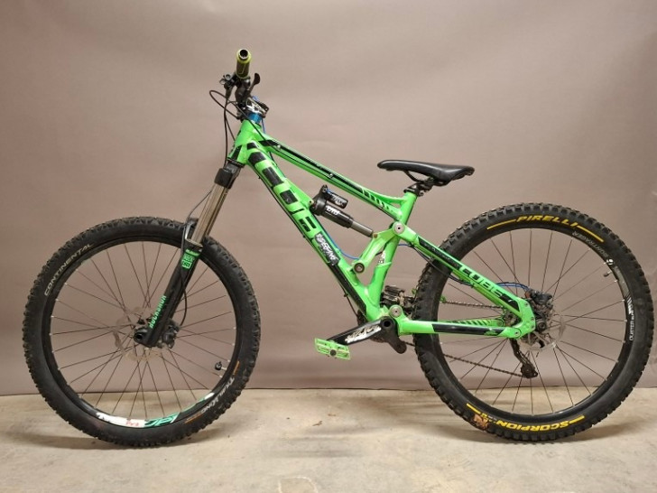 Die Polizei sucht Besitzer von diesem gefundenem Fahrrad.