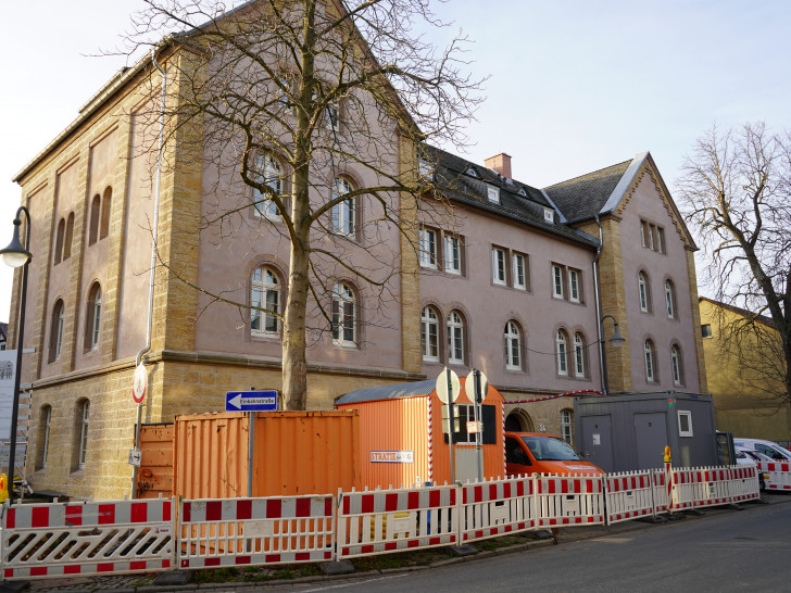 Der Umbau des Gebäudes in der Zehntstraße als neues Domizil für die Oberstufe des Ratsgymnasiums verzögert sich.