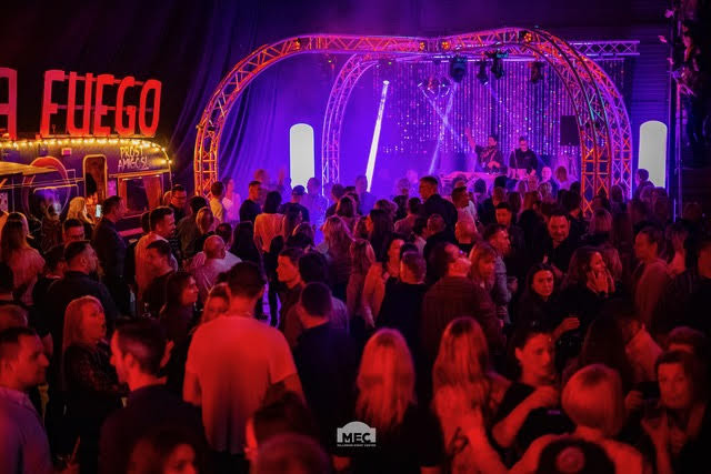 Archivbild einer Ü30-Party im MEC.