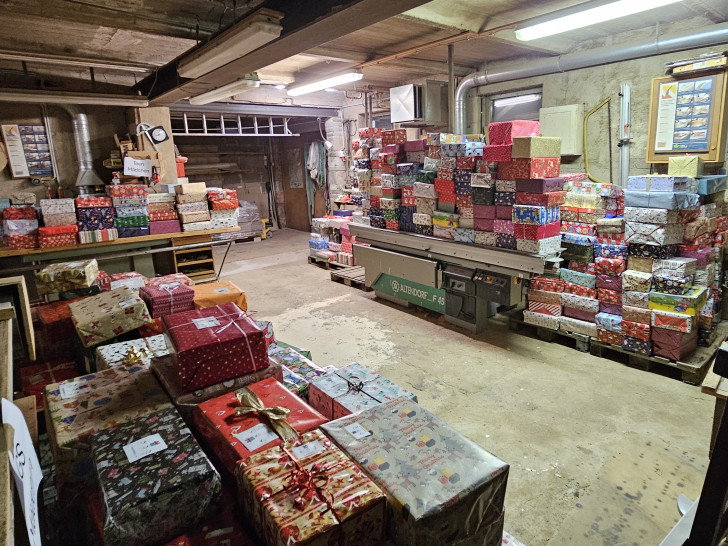 Eine ehemalige Tischlerei dient als Päckchenwerkstatt.