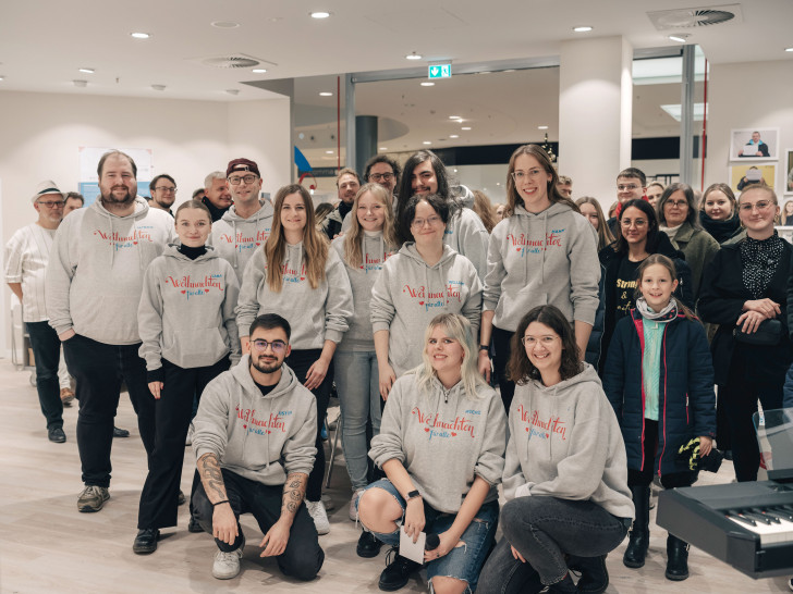 Dieses Gruppenfoto entstand bei der Vernissage im vorigen Jahr.